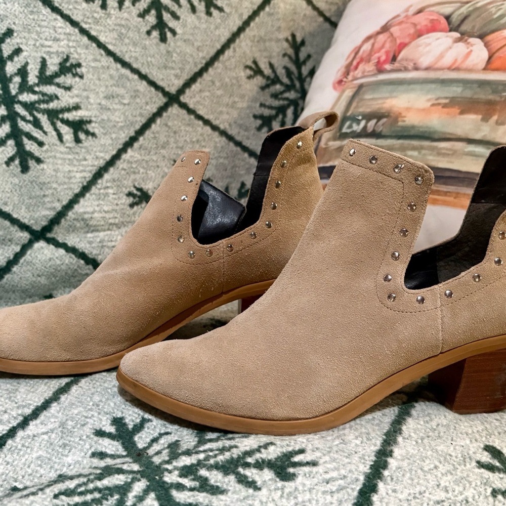 EUC Rebecca Minkoff Studded Tan Ankle Booties - Picture 3 of 9